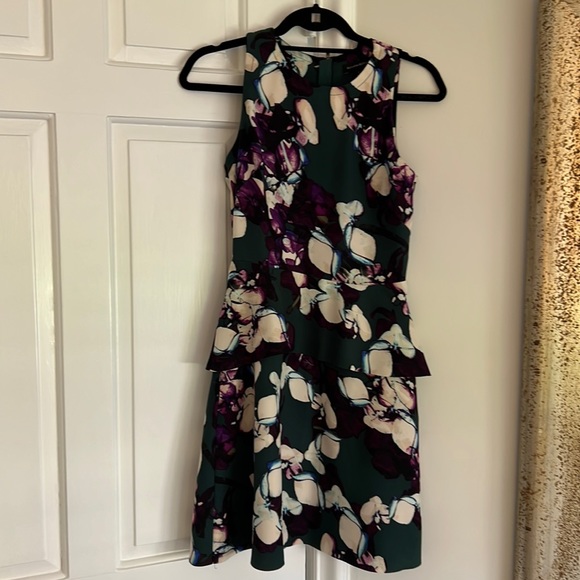 LIKE NEW! Banana Republic floral peplum dress, size 2 - Picture 1 of 7